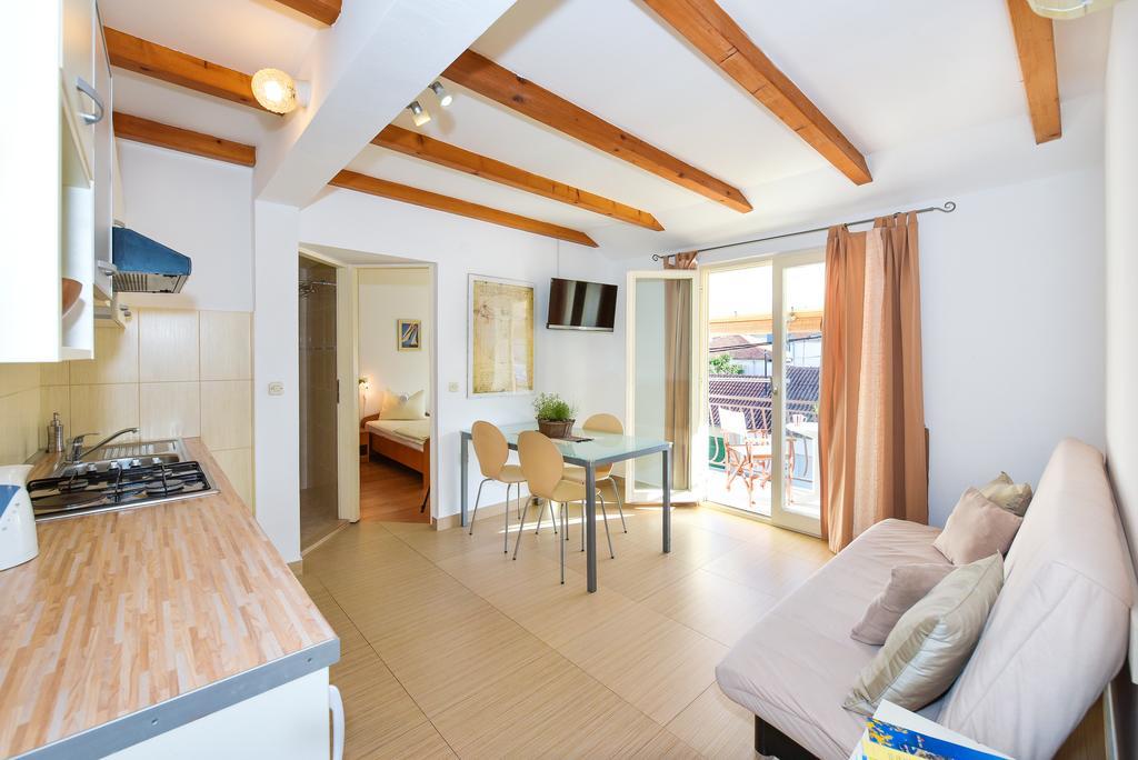 Apartments Cala Biograd Na Moru Exteriör bild